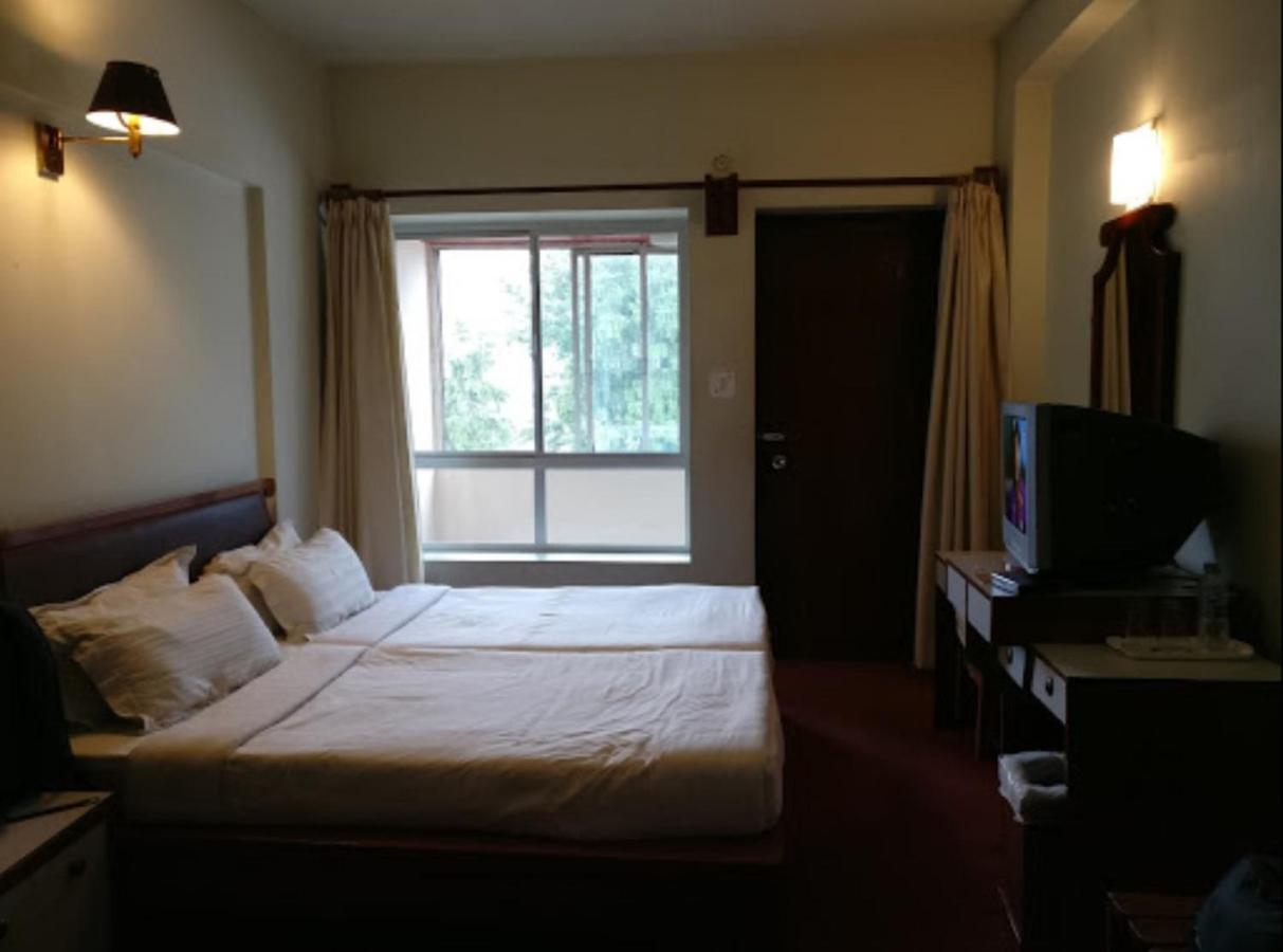 Hotel Japfu Kohima Екстер'єр фото