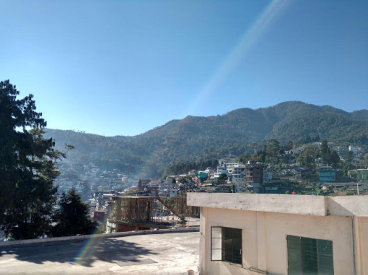 Hotel Japfu Kohima Екстер'єр фото