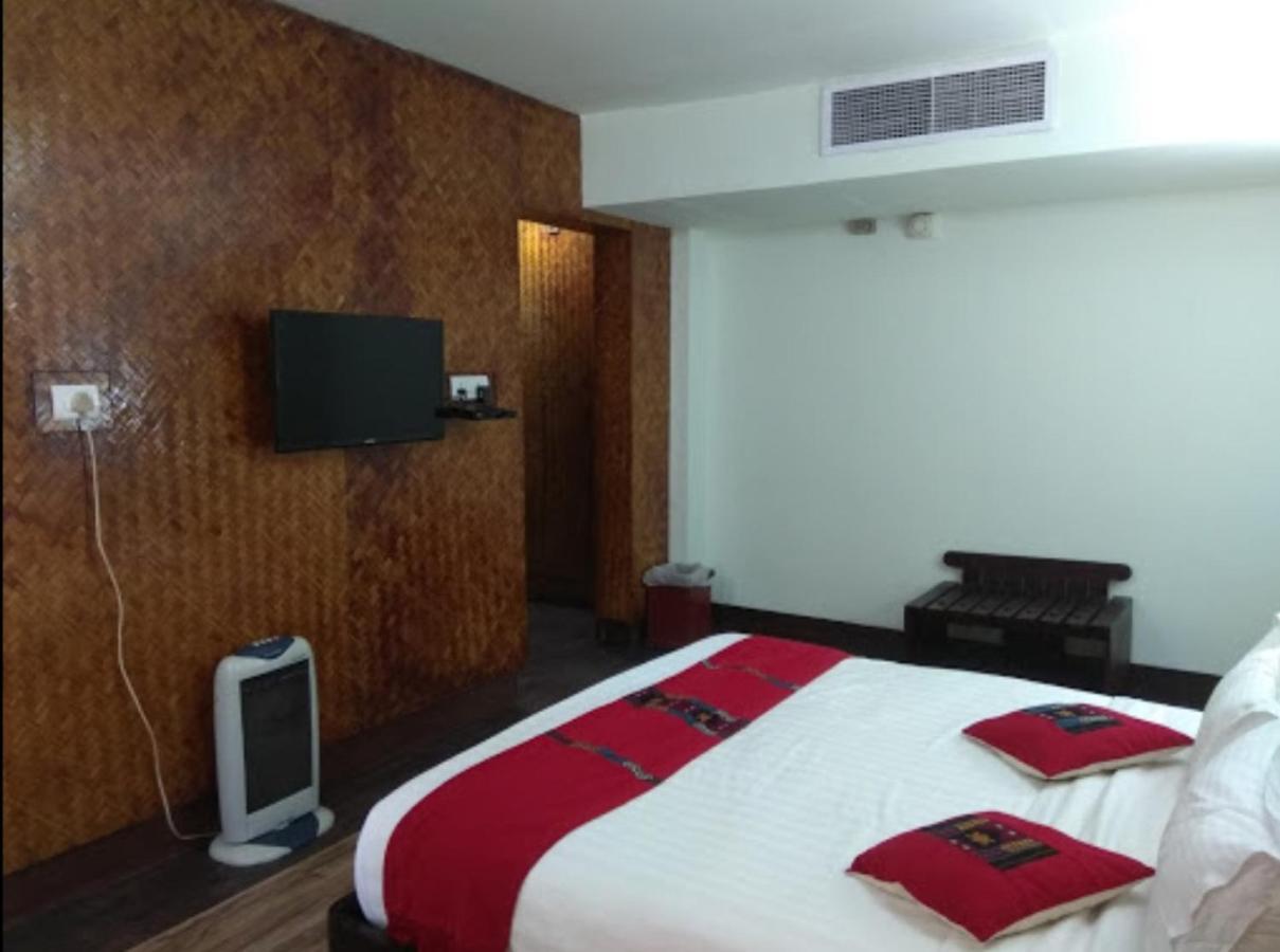 Hotel Japfu Kohima Екстер'єр фото