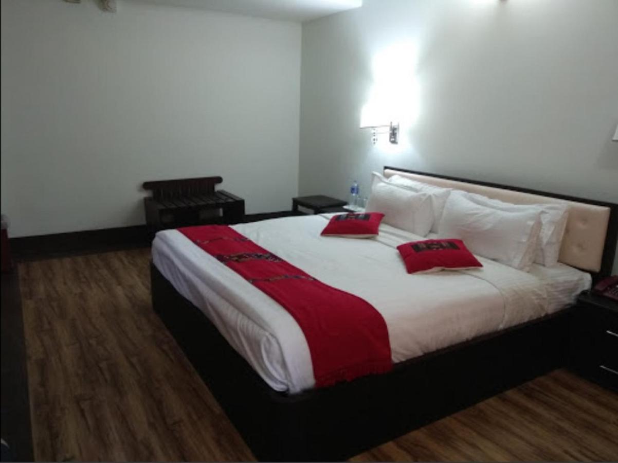 Hotel Japfu Kohima Екстер'єр фото